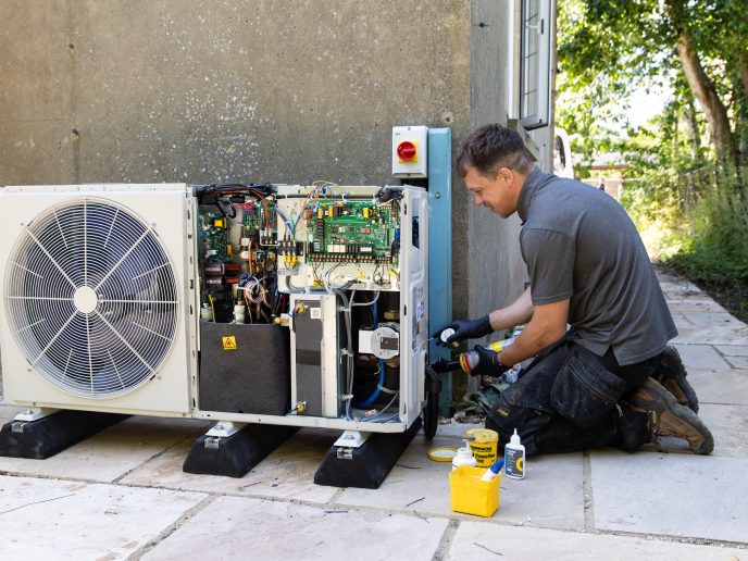 Heat pump installation - Retrofit West
